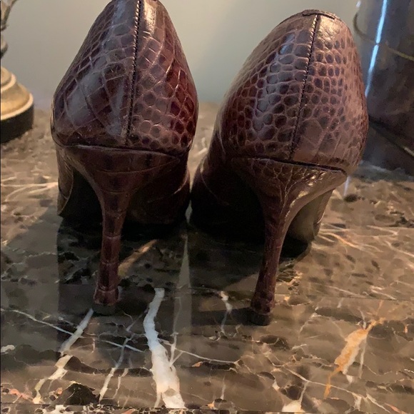 BCBG crock style stilettos - Picture 2 of 4